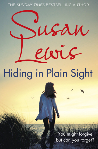 Hiding in Plain Sight - Susan Lewis